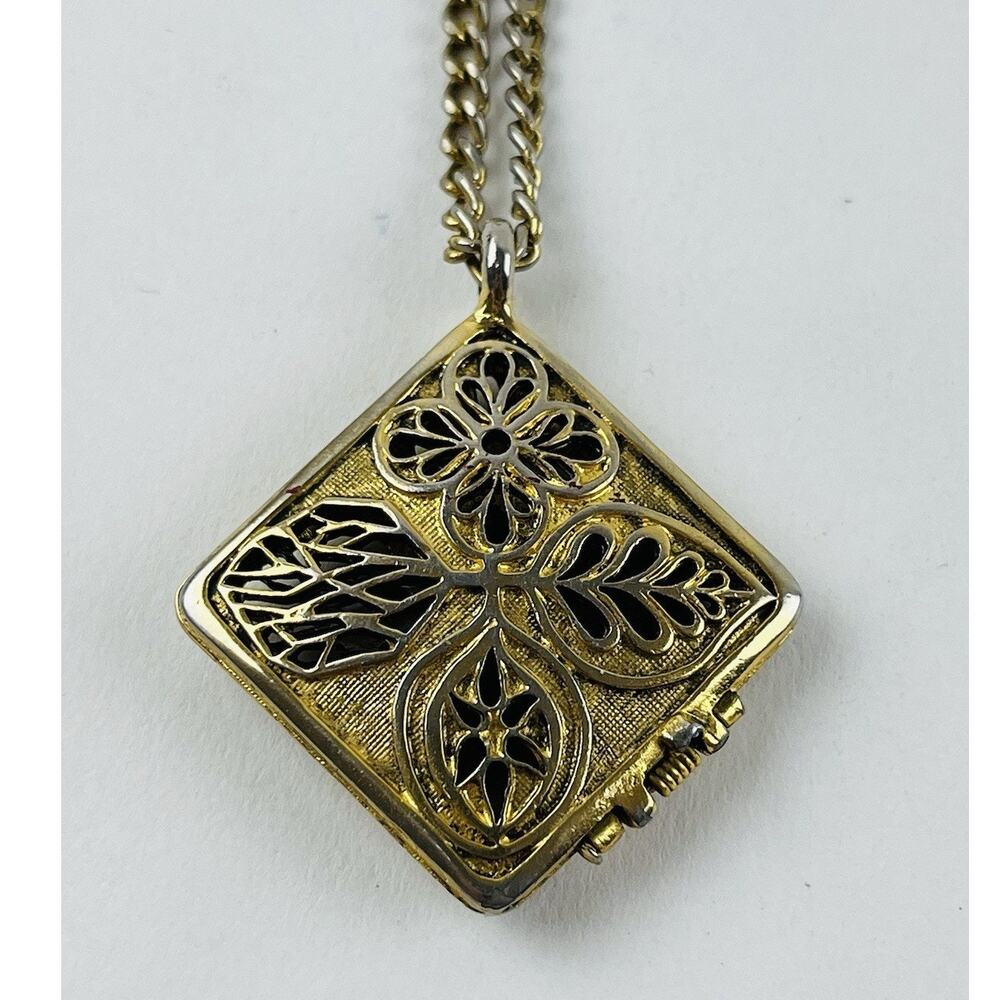 Vintage Gold Tone Diamond Floral Perfume Locket Necklace Leaf Leaves Clover Open